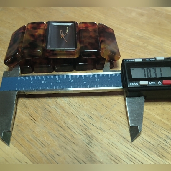 X The Vega Tortoise shell acrylic w/elastic band Black Dial 3 gold hand movement - Picture 7 of 11